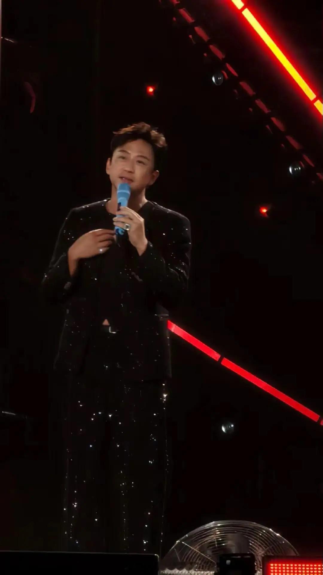 邓超这个现眼包来啦！！！可以说，邓超是工体演唱会唯一的神！2026的JD夏日歌会