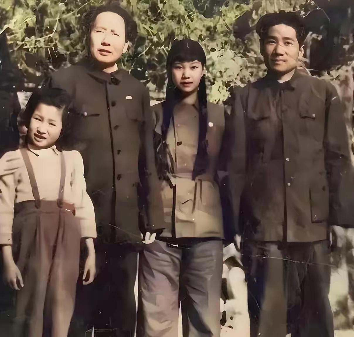 毛岸英牺牲后，毛主席只说了一句话，看完心酸

1950年11月25日，毛岸英在朝