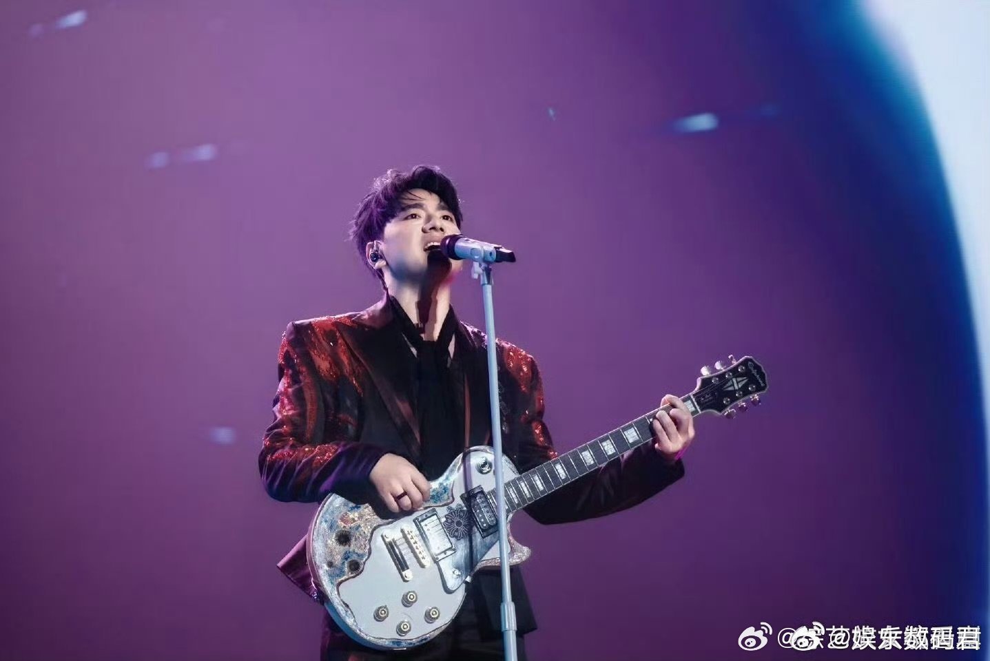 海来阿木[超话]海来阿木巡演粉丝年龄跨度 现场观察了下，70后、80后、90后、