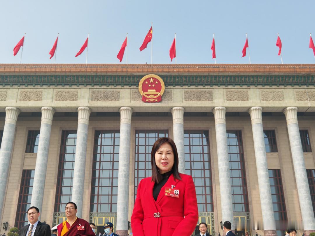 单身女性冻卵？在工作园区设置幼儿园，让员工带娃上班？
为了提高生育，政协委员们为