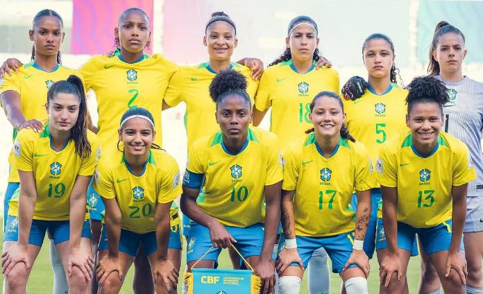 北京时间11月5日-6日，U17女足世界杯两场半决赛的赛程如下：

5日23：3