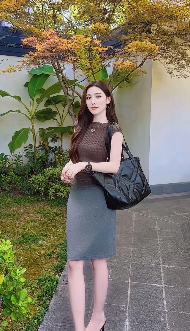 男人对女人的爱分三种境界，一眼看懂爱情段位！

✅ 第一种：纯看脸只馋身子不聊心