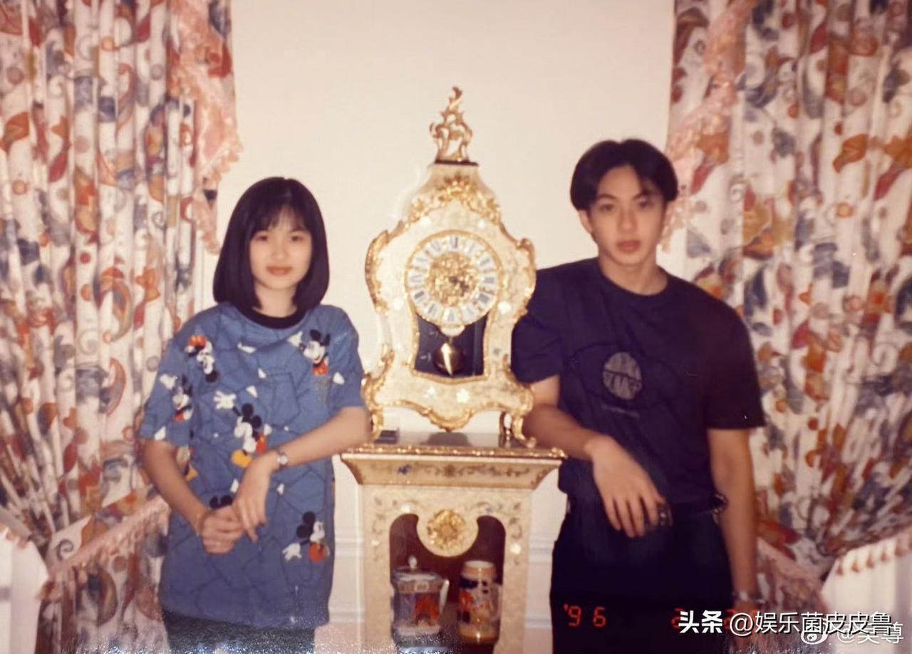 吴尊发文，庆祝与妻子相识30周年！

2月1日，吴尊暖情发文，庆祝与妻子相识30