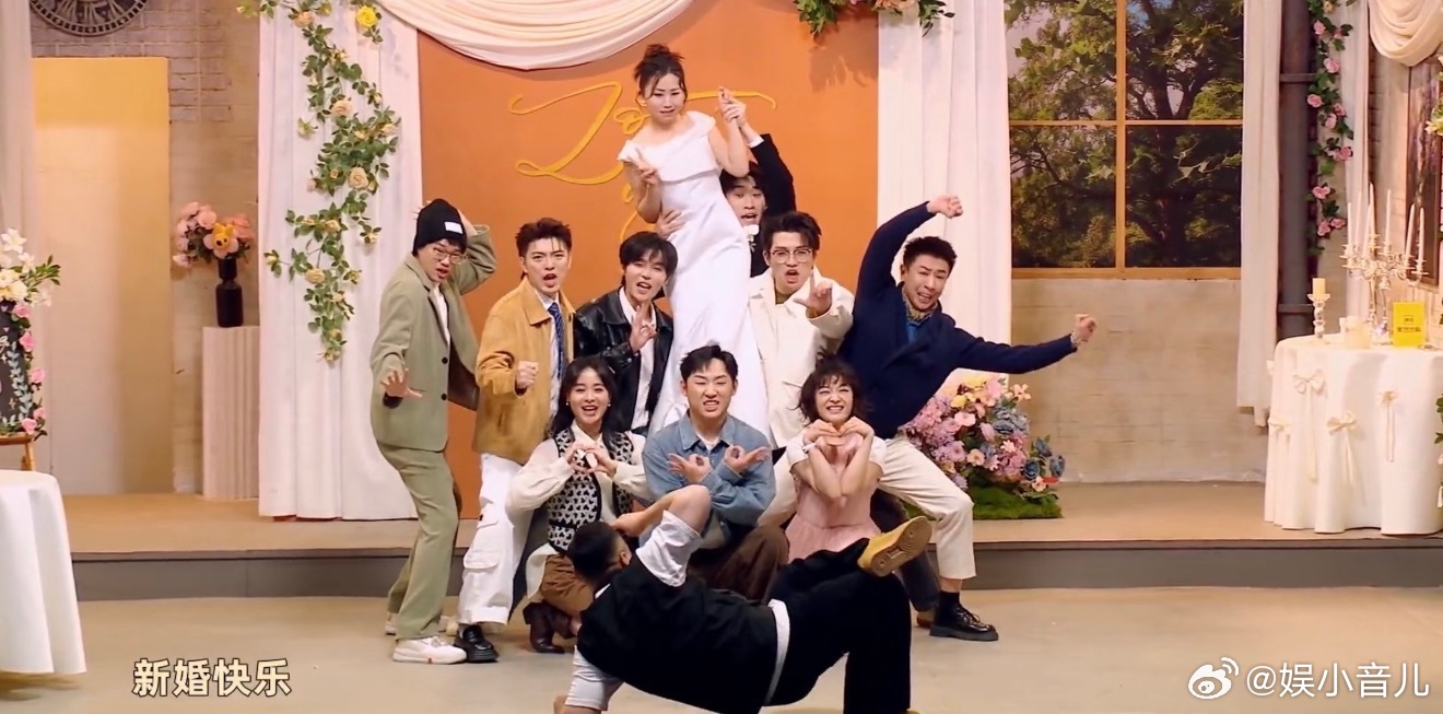 白发苍苍老李飞 李飞真的太会说了！他懂喜剧人最怕没回应，也庆幸大家的作品都有回响