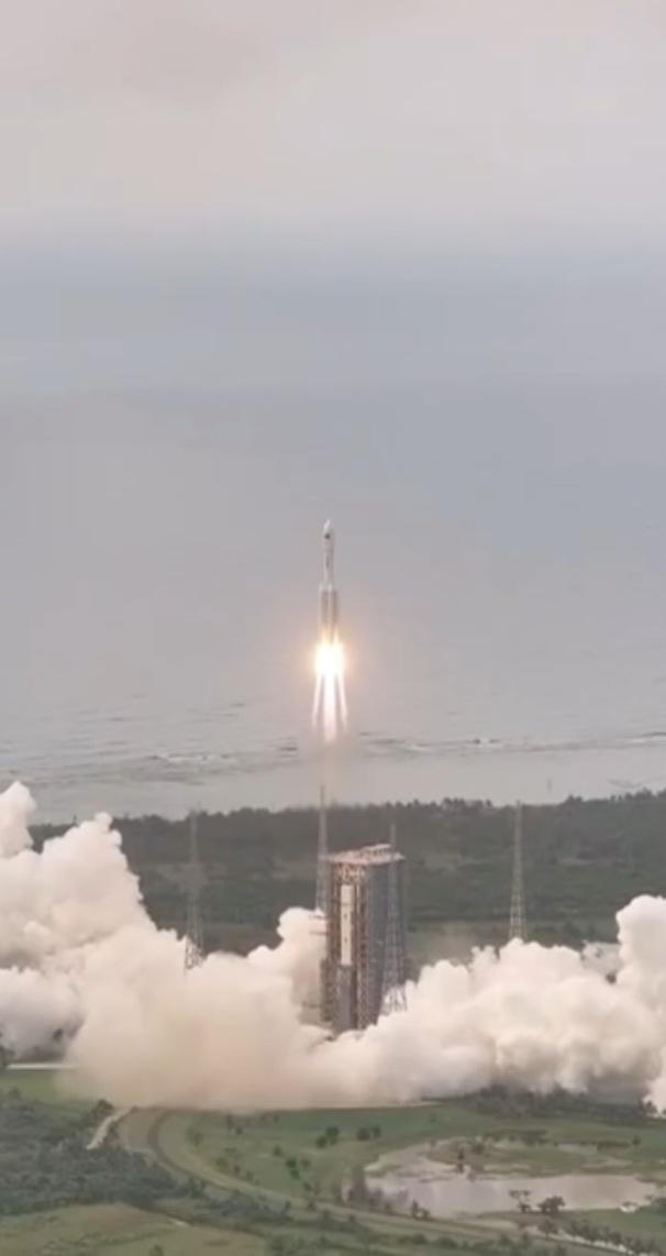 【天舟十号发射升空】

北京时间2026年5月11日8时14分，搭载“天舟十号”