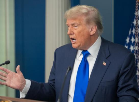 有美国专家指出，世界的主要矛盾是中国不想当老大，美国不甘心做第二，而从整体实力来