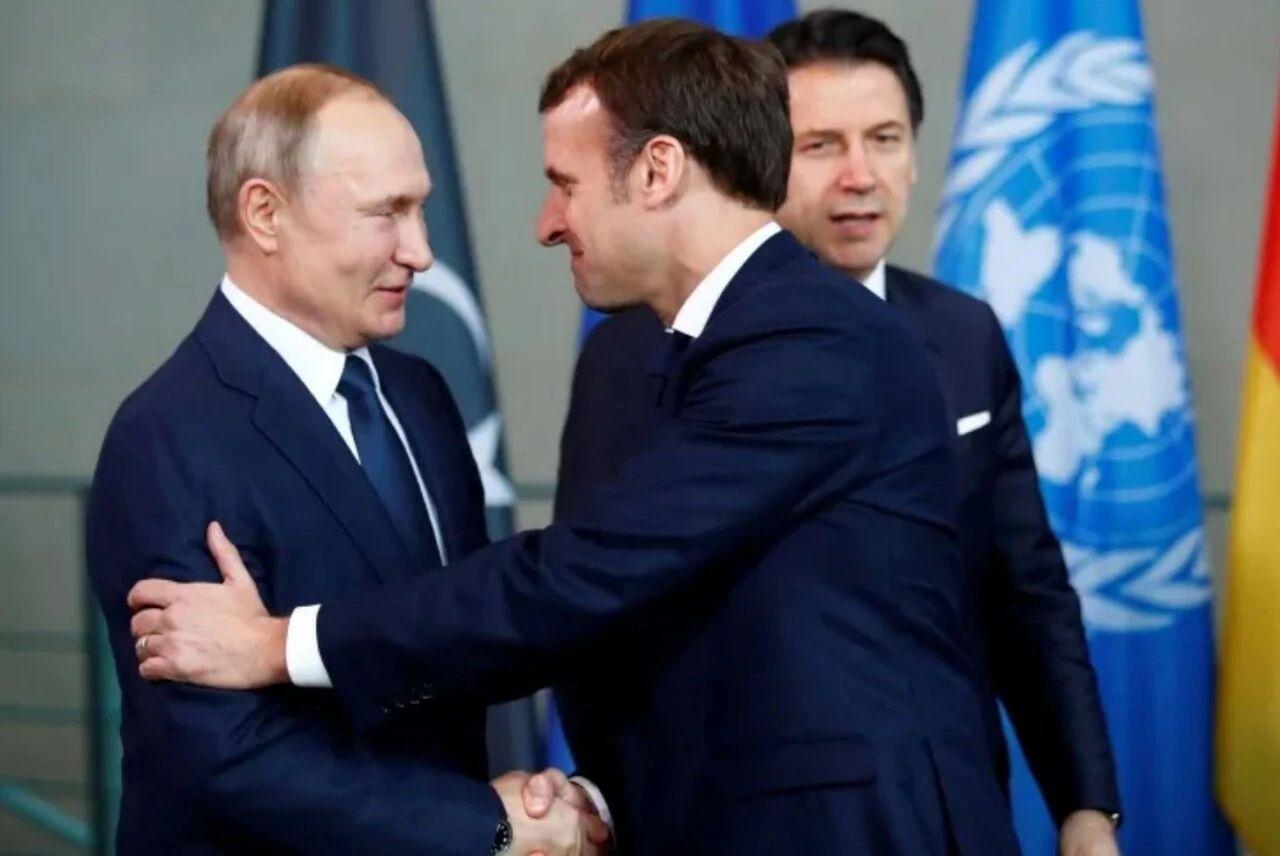 【克里姆林宫：同意马克龙希望与普京通话的要求】

克里姆林宫新闻秘书德米特里·佩