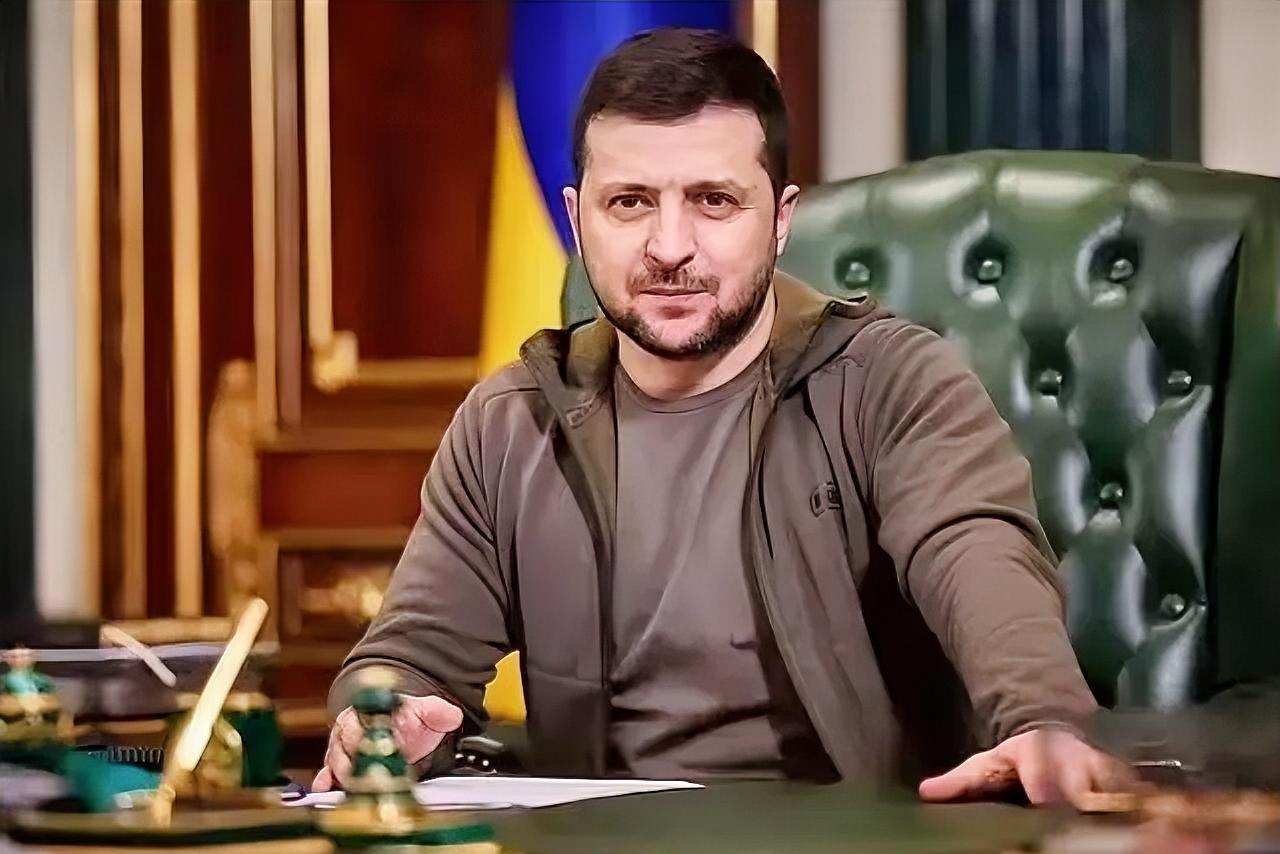 乌克兰终将面对那份被称作“28条”的和平协议，其条款之苛刻近乎丧权辱国。但泽连斯