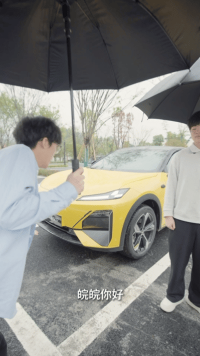 赛场之上狼队全员认真冲分，赛场之下皖皖和清清贡献欢乐名场面，又燃又搞笑，这样的狼