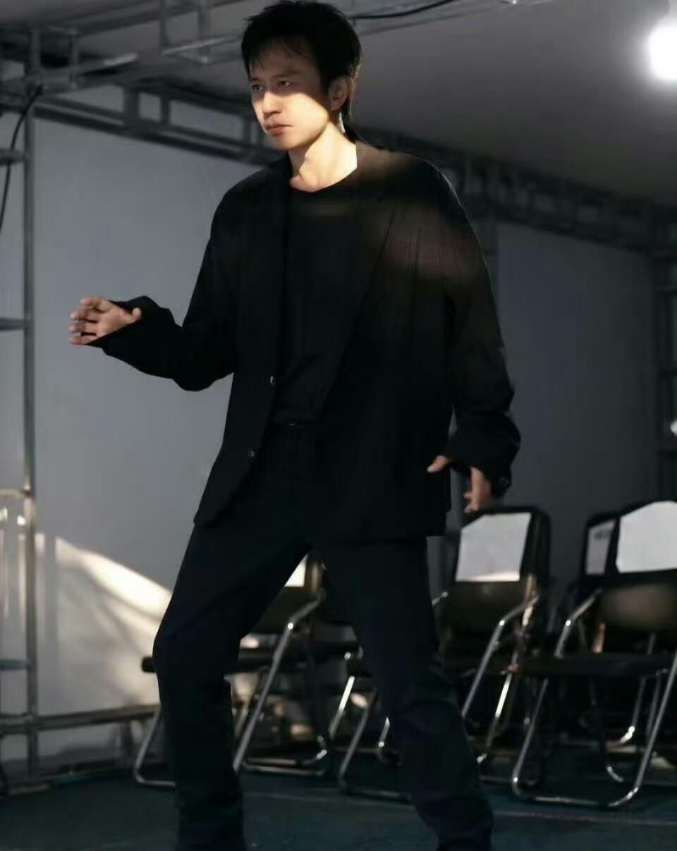 邓超减掉40斤时连嚼的力气都没有好厉害的意志力！！！老邓头瘦成男大了😂邓超最近