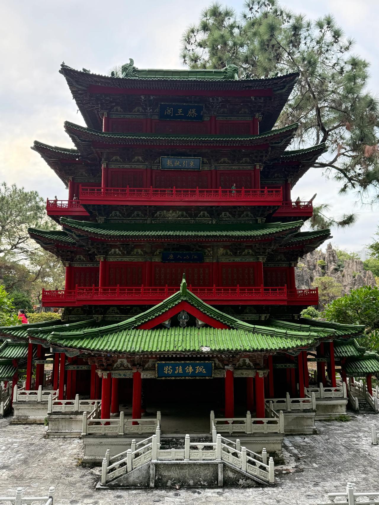 在广东生活腻了，今年我打算换个地方工作生活，打算去江西南昌上班一年，准备一万块钱