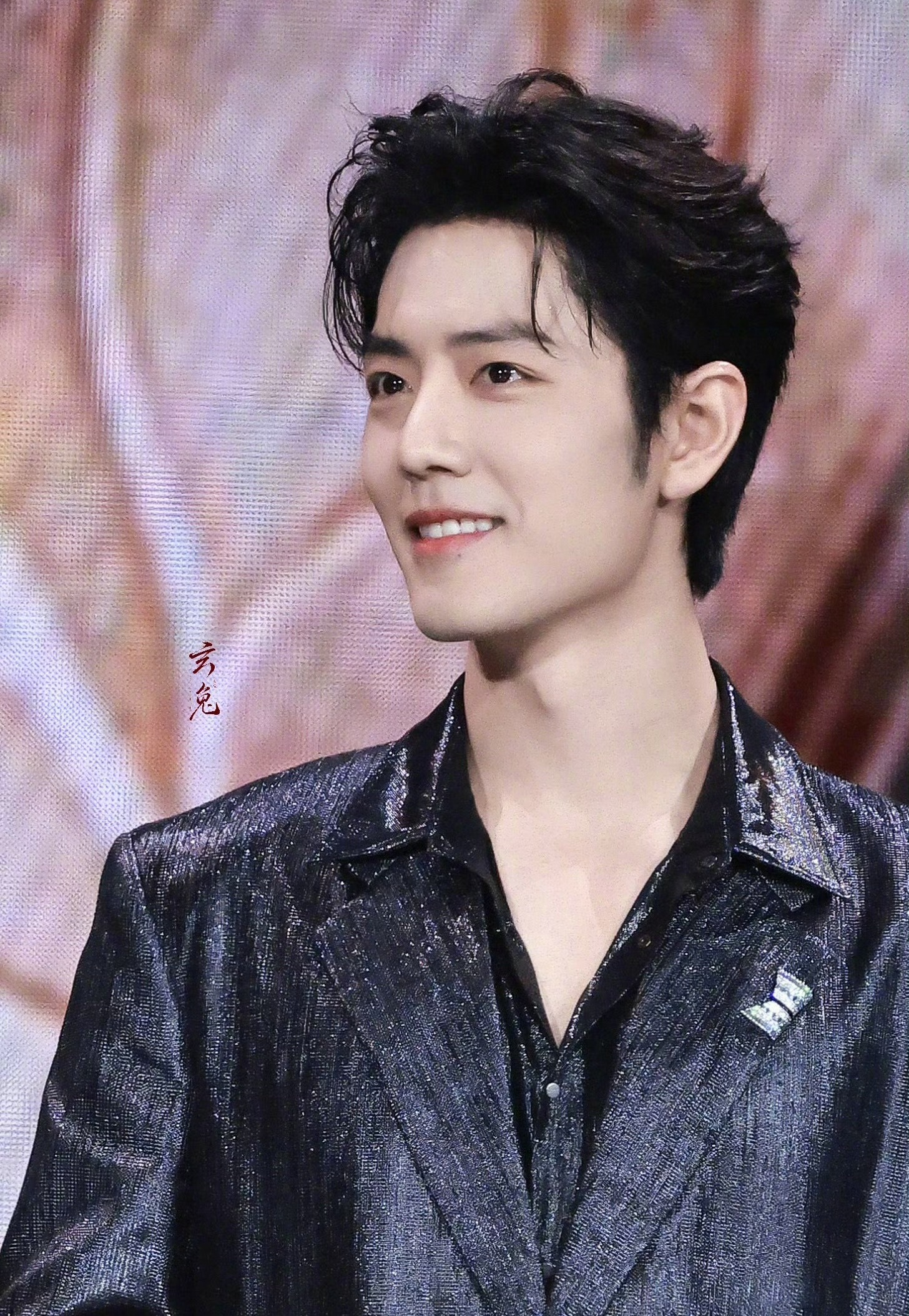 #晚安咪语##肖战被叫驸马害羞了# 被逗还是会害羞捂脸的大帅哥真的很迷人啊，就继