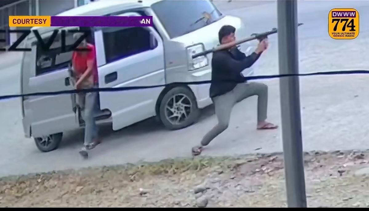 菲律宾这名镇长命大，第三次躲过暗杀！武装分子当街用RPG轰镇长的大陆巡， 直接命