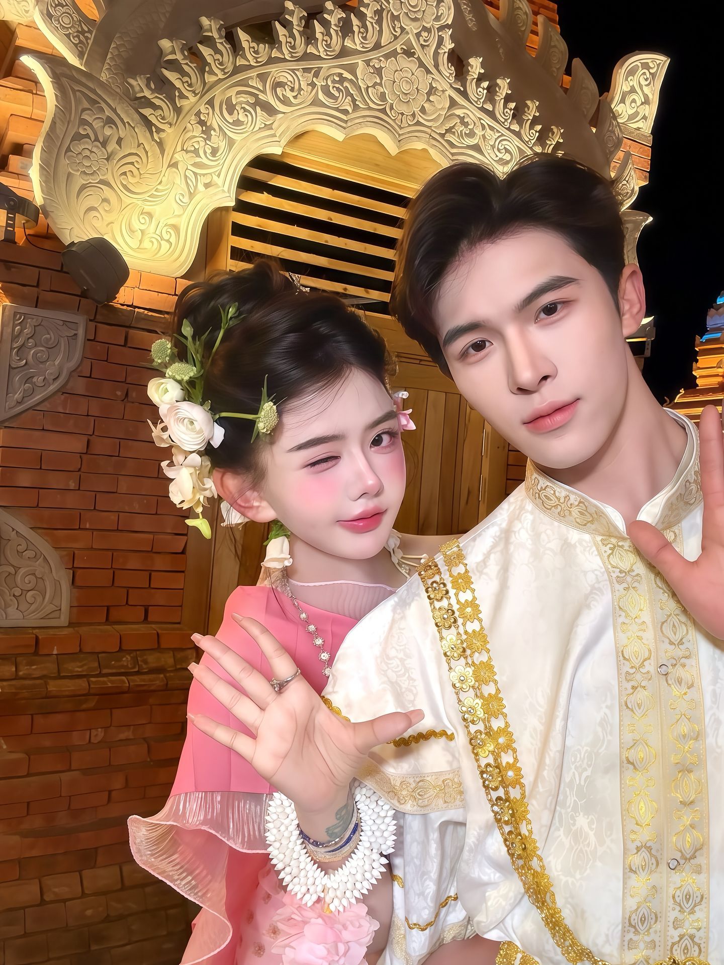 宋浩然独自带女儿回十堰办周岁宴什么？你说什么？韩安冉又怀孕了，还是双胞胎，我的妈