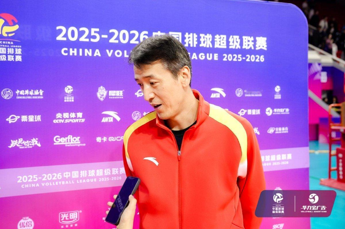 【江苏女排1:3上海赛后总结】
排超联赛第九轮江苏1:3不敌上海小结
主教练施海