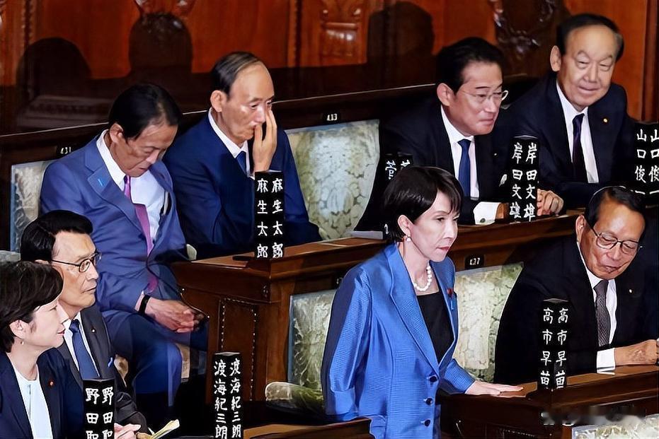 三强罕见同频亮剑！中俄美三重围堵，彻底打碎日本强军幻想
 
今年国际格局出现超级