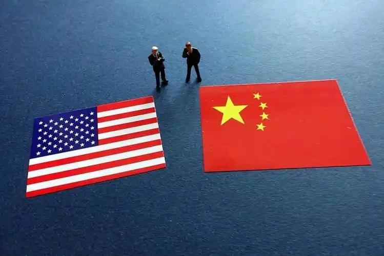 中美之间，已经没有回头路了。美国手里的绳子，已经勒住中国经济的咽喉。而中国手里的