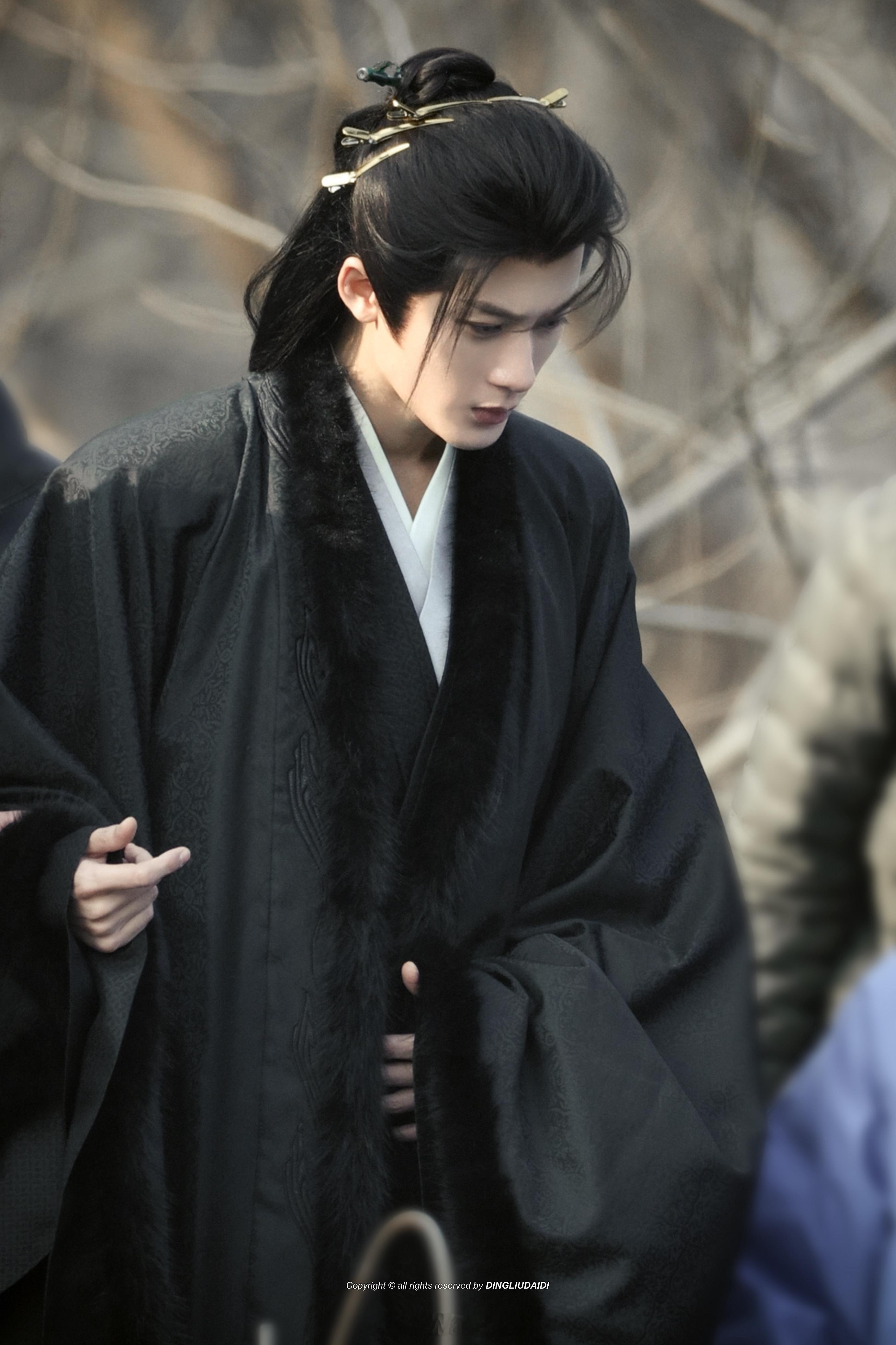 檀健次新剧何不同舟渡新路透，这造型也太帅了吧！檀健次摇橹 何不同舟渡导演真的很会