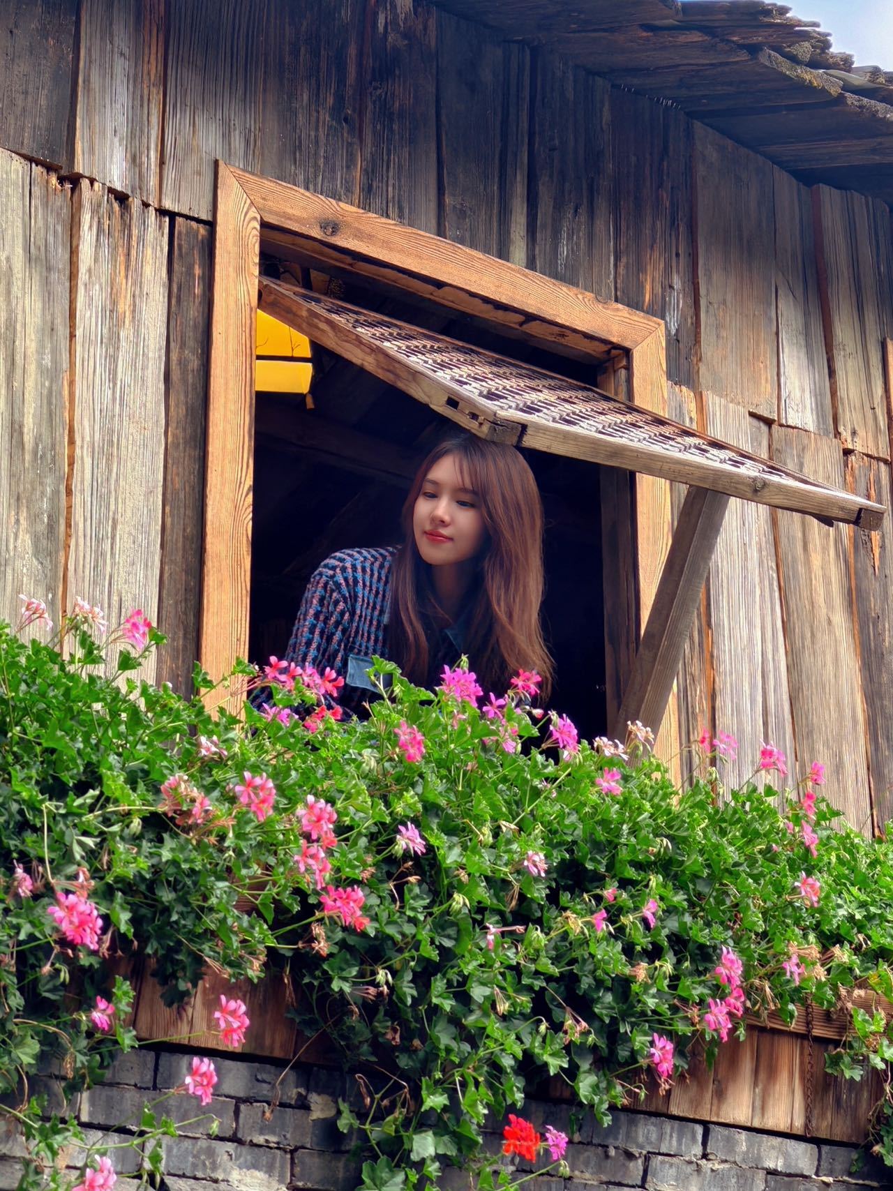 丽江是狗屁的四季如春啊？谁告诉你我们丽江四季如春了？想骗你钱想疯了是吧？你要说丽