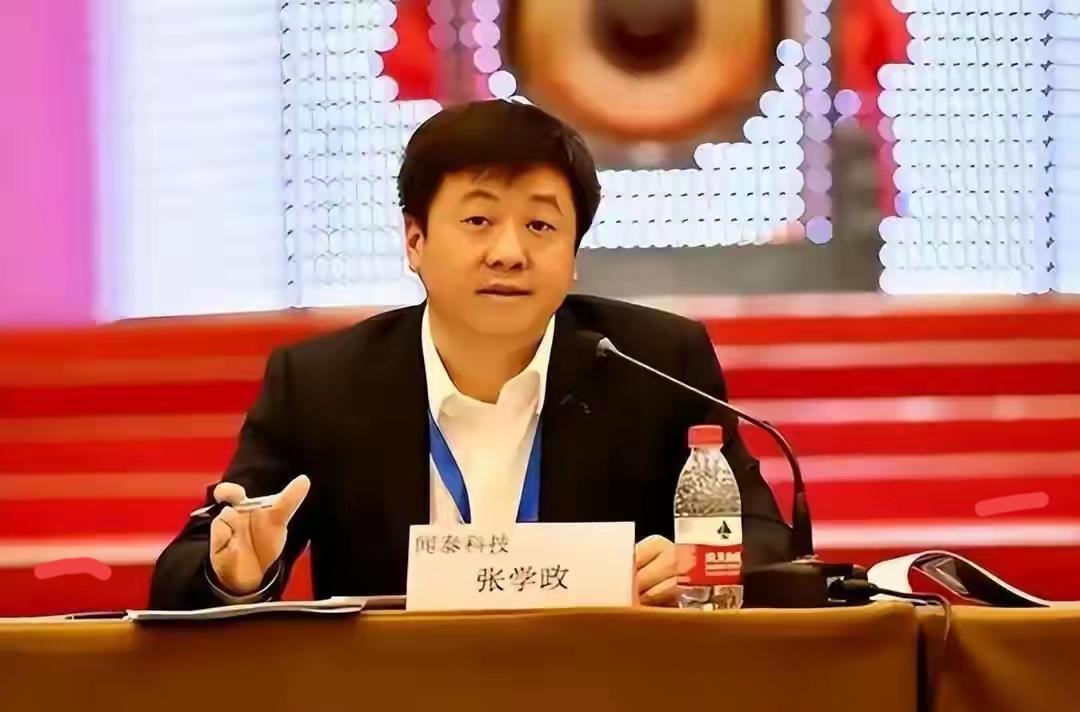 荷兰首相迪克·斯霍夫宣布了

11月7日，荷兰首相迪克・斯霍夫在巴西贝伦市的气候