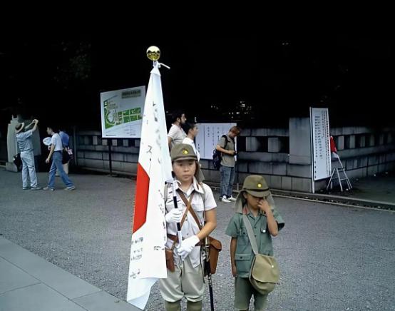 日本开始总动员了，要睁开眼了！日本印制了儿童版《防卫白皮书》，向全国小学生分发，