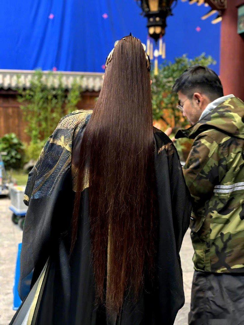 #张云龙说王权弘业回头见##张云龙晒王权弘业背影照#啊啊啊啊期待！ ​​​
