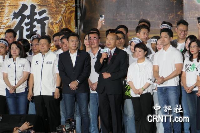 20万人上街！凯道催出超高气势，给蓝营天王提供反思信号
中国国民党25日晚上在台