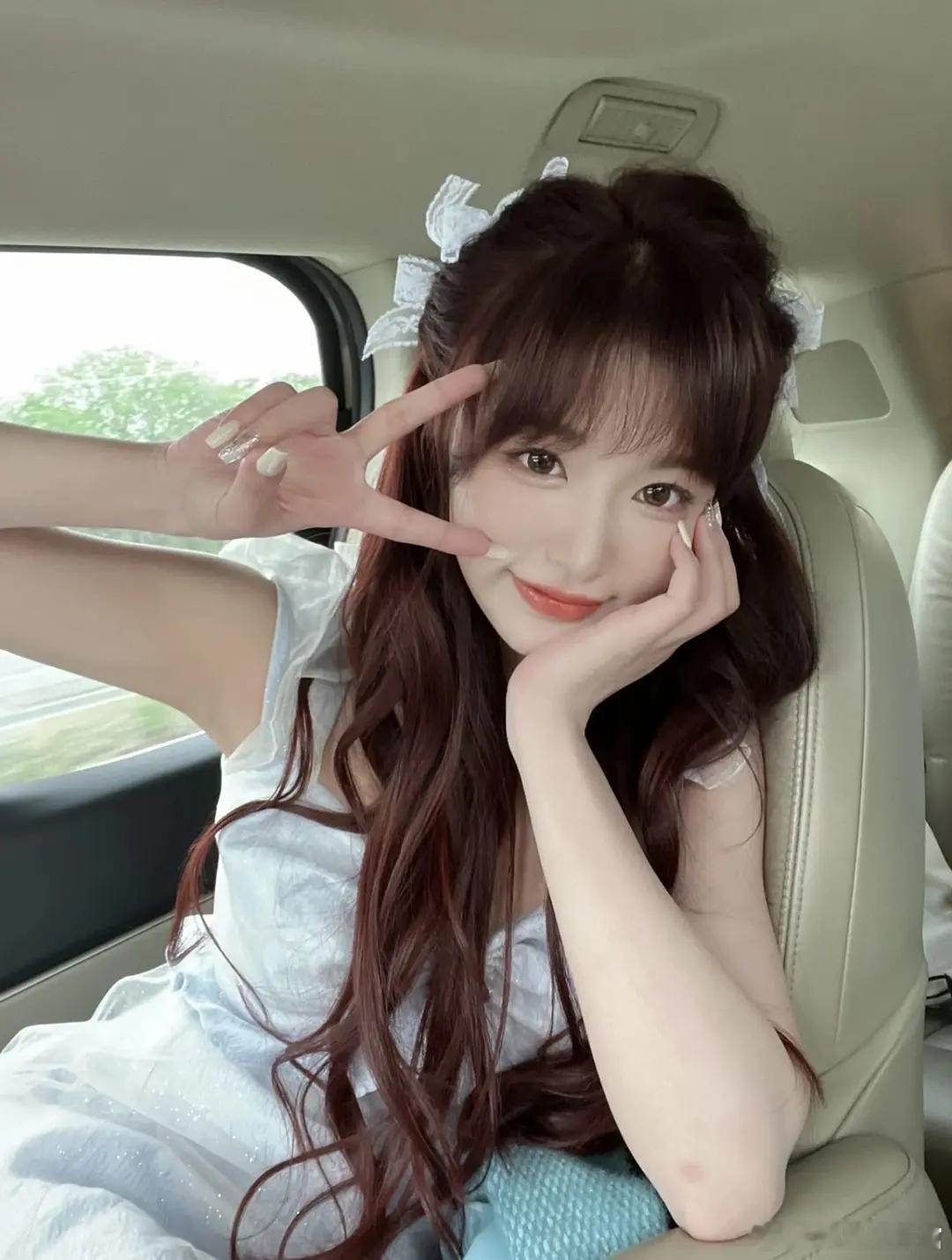 孔雪儿原生脸是美女啊，可惜全方位动脸了