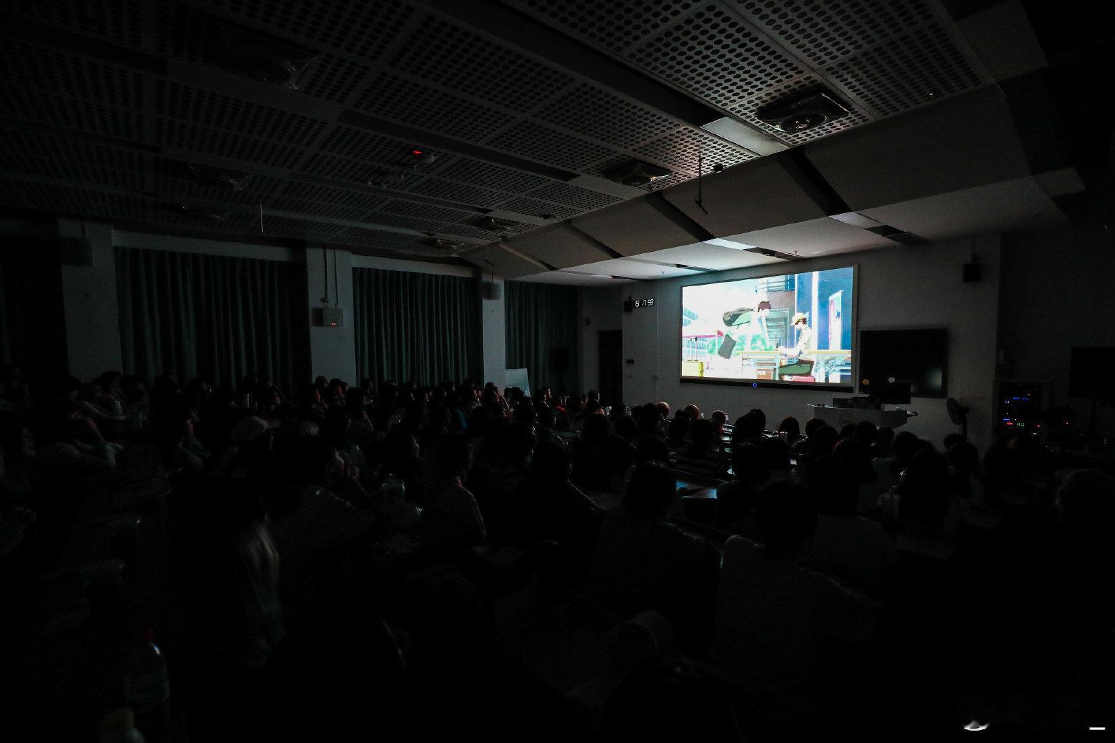 大学生演国漫还得大学生看《谷围南亭》巡映广美选对了！天黑观影还原感拉满，看高影时