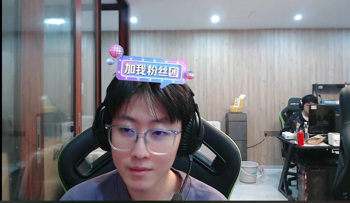 Zhuo：明天有行军路线。是的，要去拍定妆照了。2026lpl英雄联盟2025l