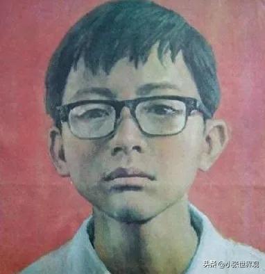 因救火而牺牲的14岁小英雄赖宁，不但雕像被拆除，英雄事迹也从教科书中被删除，连照