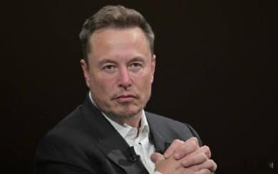 马斯克称星舰每年将发射超1万颗卫星 这对将来是不是一个危险信号！2月21日，马斯