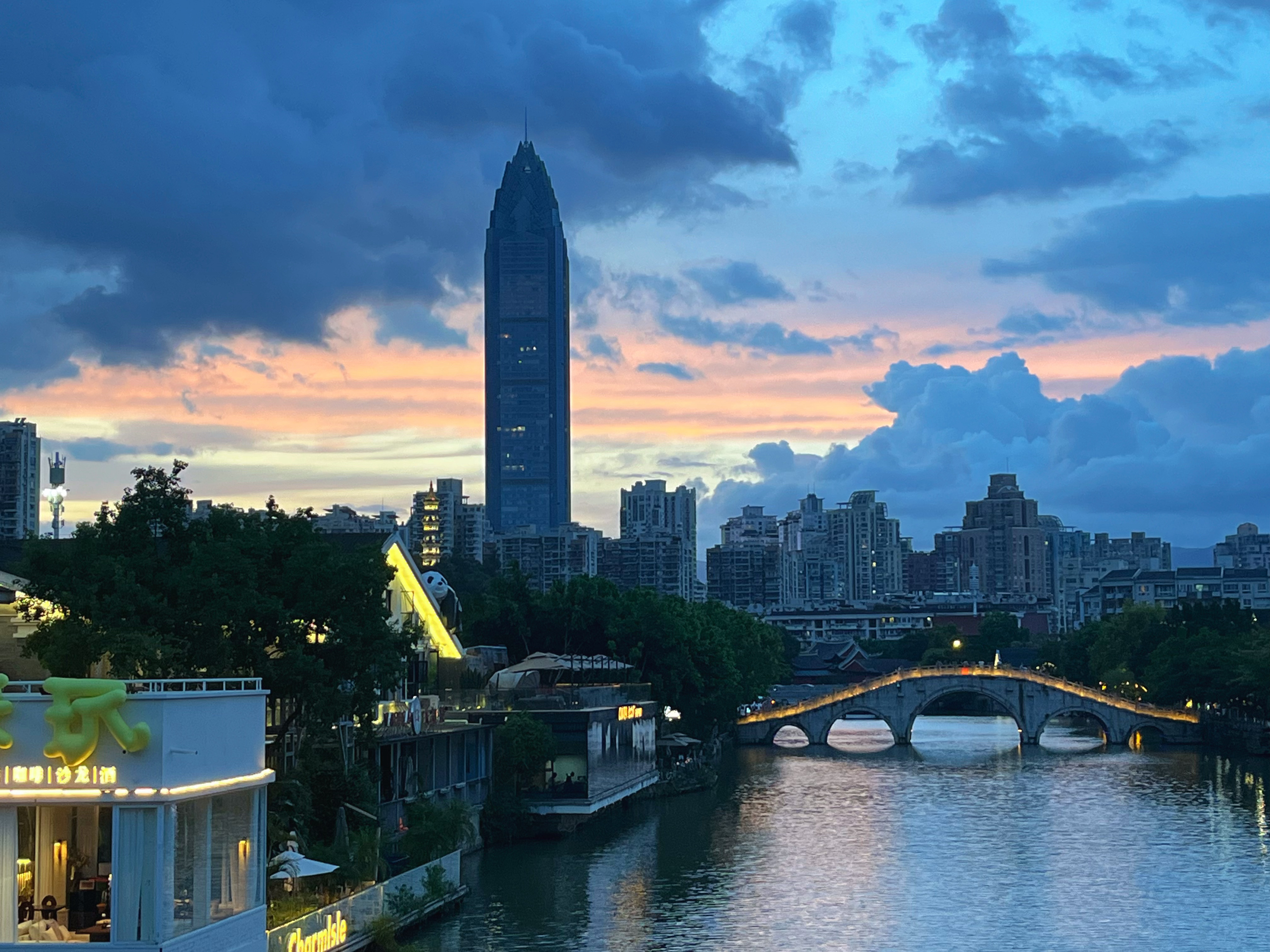 台风来临前的天，有点好看 