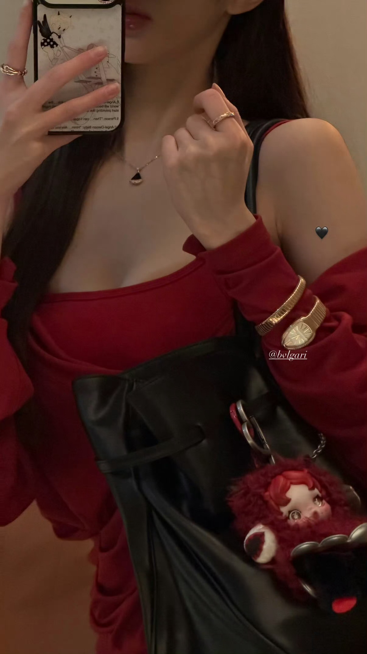 红色和金色原来这么搭 果然美女+美商高就是王炸….🪭 
