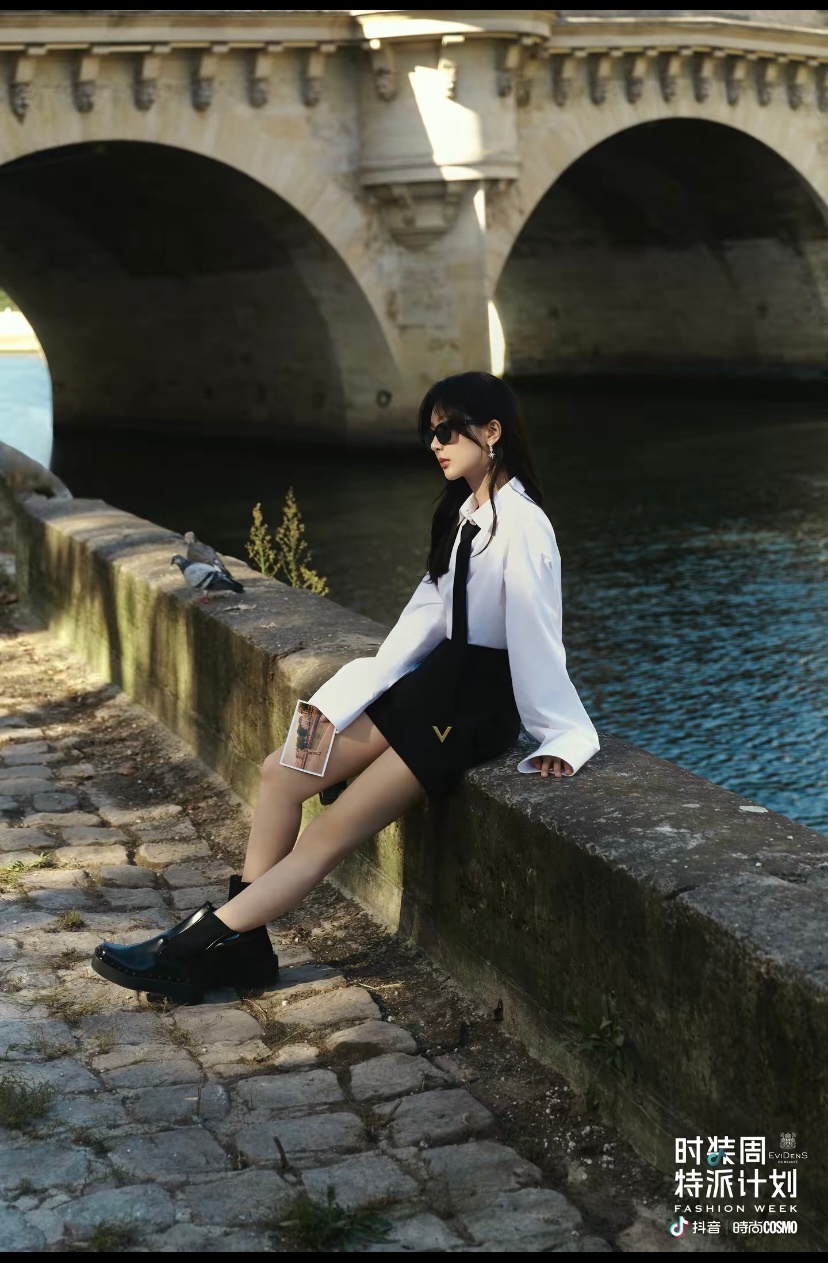#杨紫[超话]##杨紫# 时尚COSMO dy更新•231015#杨紫#时装周特