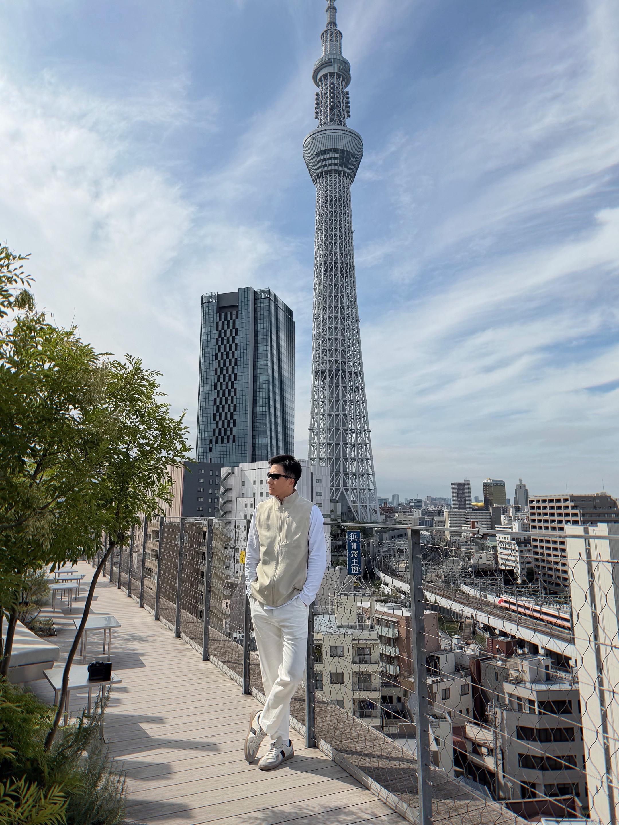 谢谢你带我出去玩，给我拍漂亮的照片，把我喂的饱饱，跟你在一起我就超快乐和幸福。