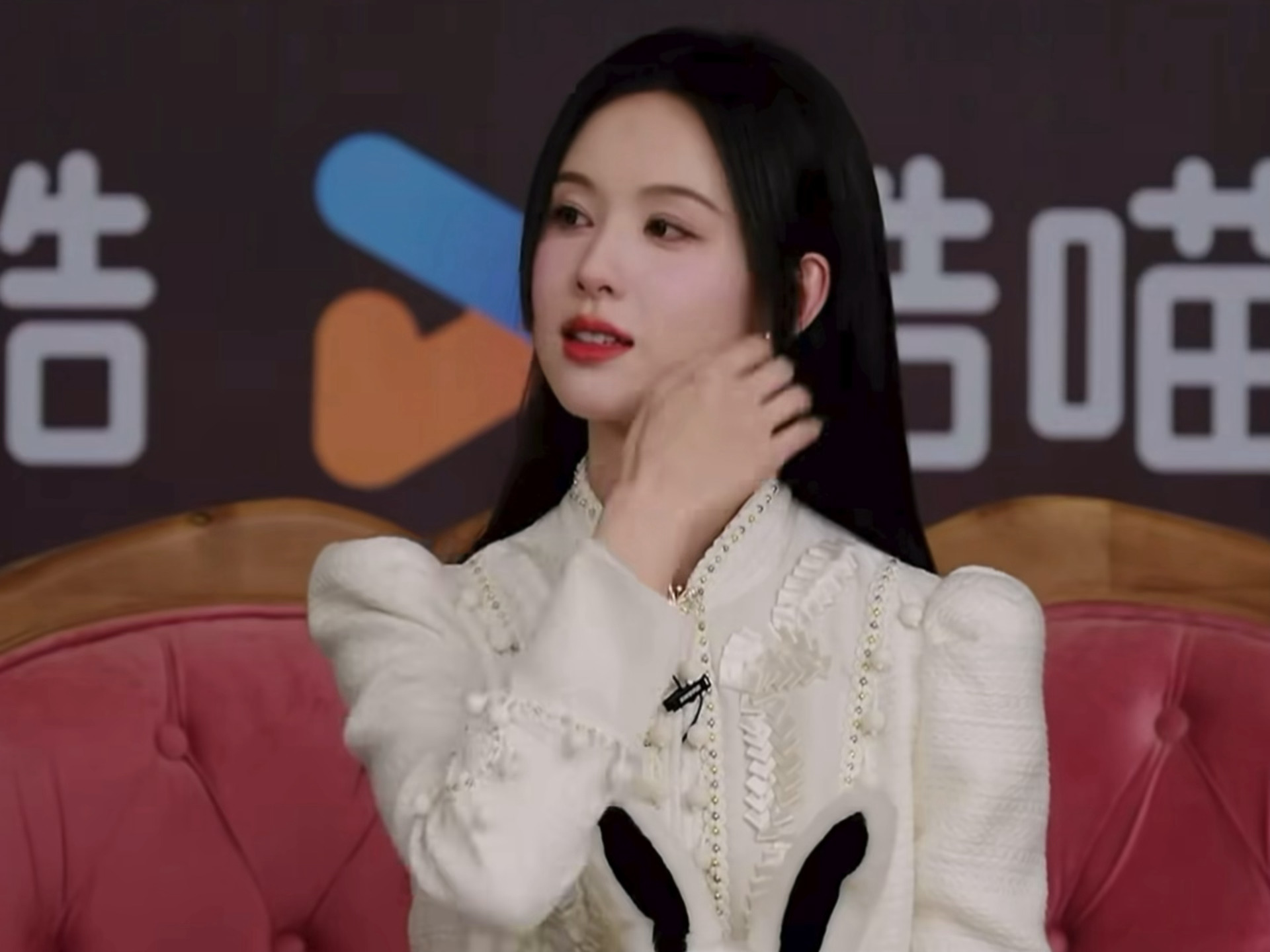 嘟嘟今天玩偶直播好漂亮啊，这个公主切，完全白幼薇本人降临