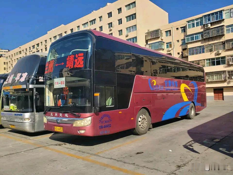 车轮纵贯陇原千里！那些驰骋河西走廊的老牌客运，藏着甘肃人的远行记忆


曾经诸多