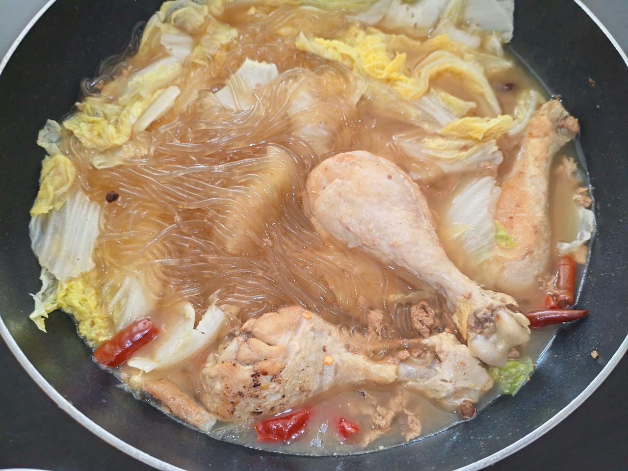 昨天晚饭，和老伴吃到了家乡的味道！

现在也不知道吃什么好了，挺长时间没吃白菜炖