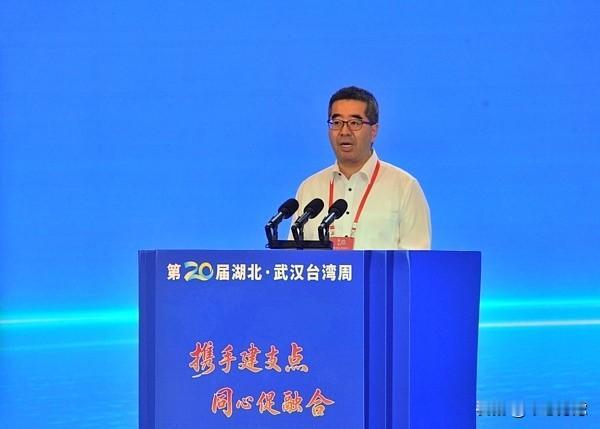 萧旭岑在参加大陆的一次重要活动中说，中国国民党对于“和平兴台”责无旁贷。可是，他