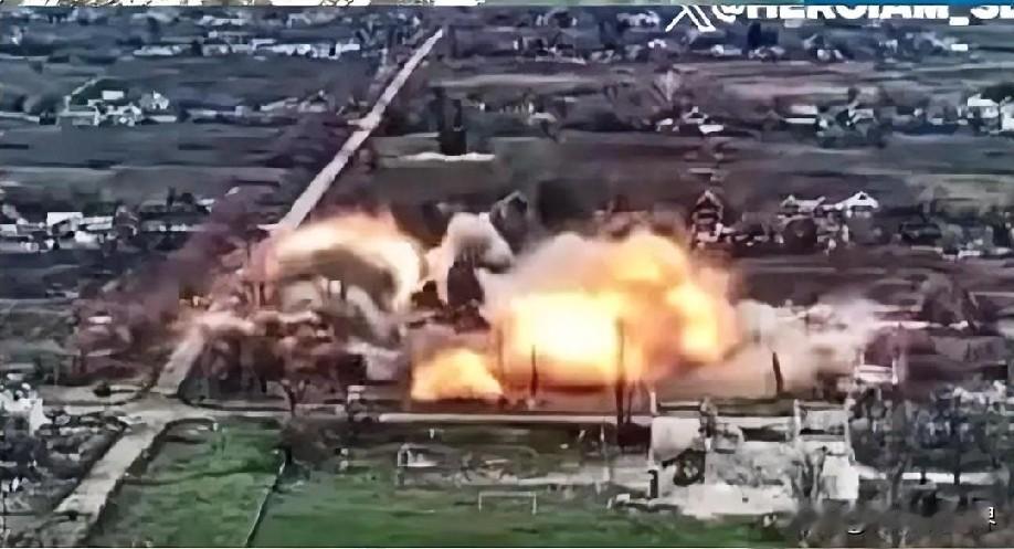 12月19日凌晨的最新消息速报，全都不容错过，第二条：俄乌冲突：俄军强攻、乌方求