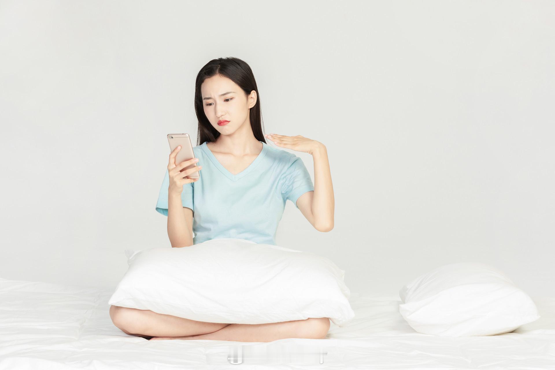 500人群里499个是拖 这也太离谱了，本来以为群内都是正常讨论，谁知道除了自己