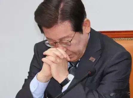 李在明在社交媒体上的不同言论都挺合适的。  
1月6日他以中韩双语发文谈访华，强