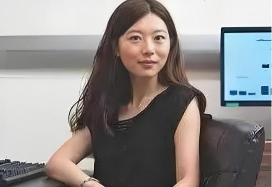 “我宁可在美国住下水道、翻垃圾，也绝不回中国！”谁能想到，这句狠话竟被一些账号安