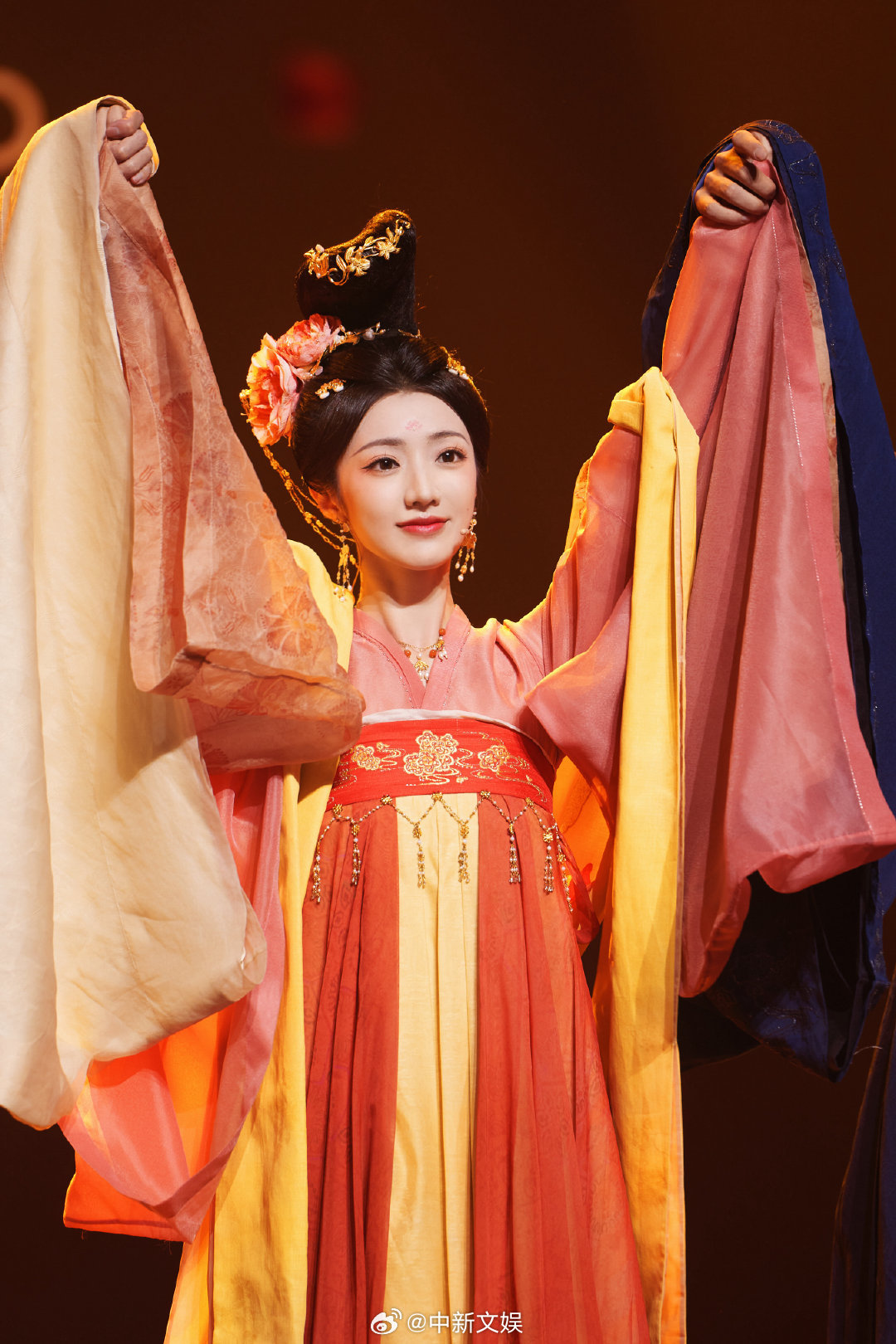 一剧早安“本是寻常天下，因你盛开，才是盛世天下。”你喜欢饰演的伍元照吗？ 