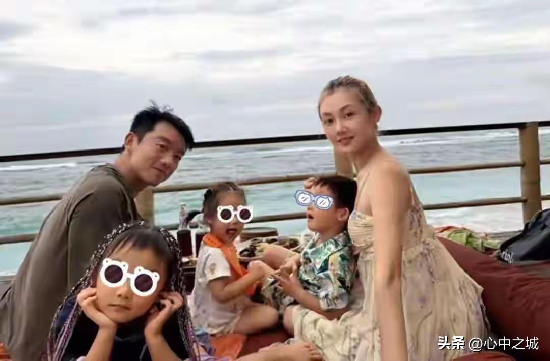 郑恺移居温哥华了

继孙红雷定居澳洲
邓超孙俪一家去了英国
跑男三兄弟，纷纷移居