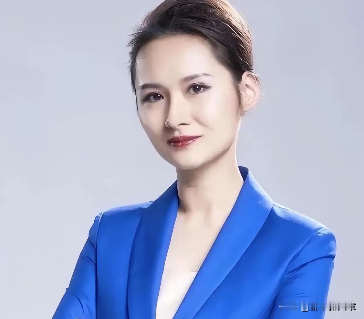 有消息称：上海电视台陈璇因递话筒事件有了处理结果，没被开除，但过去所有她的镜头被