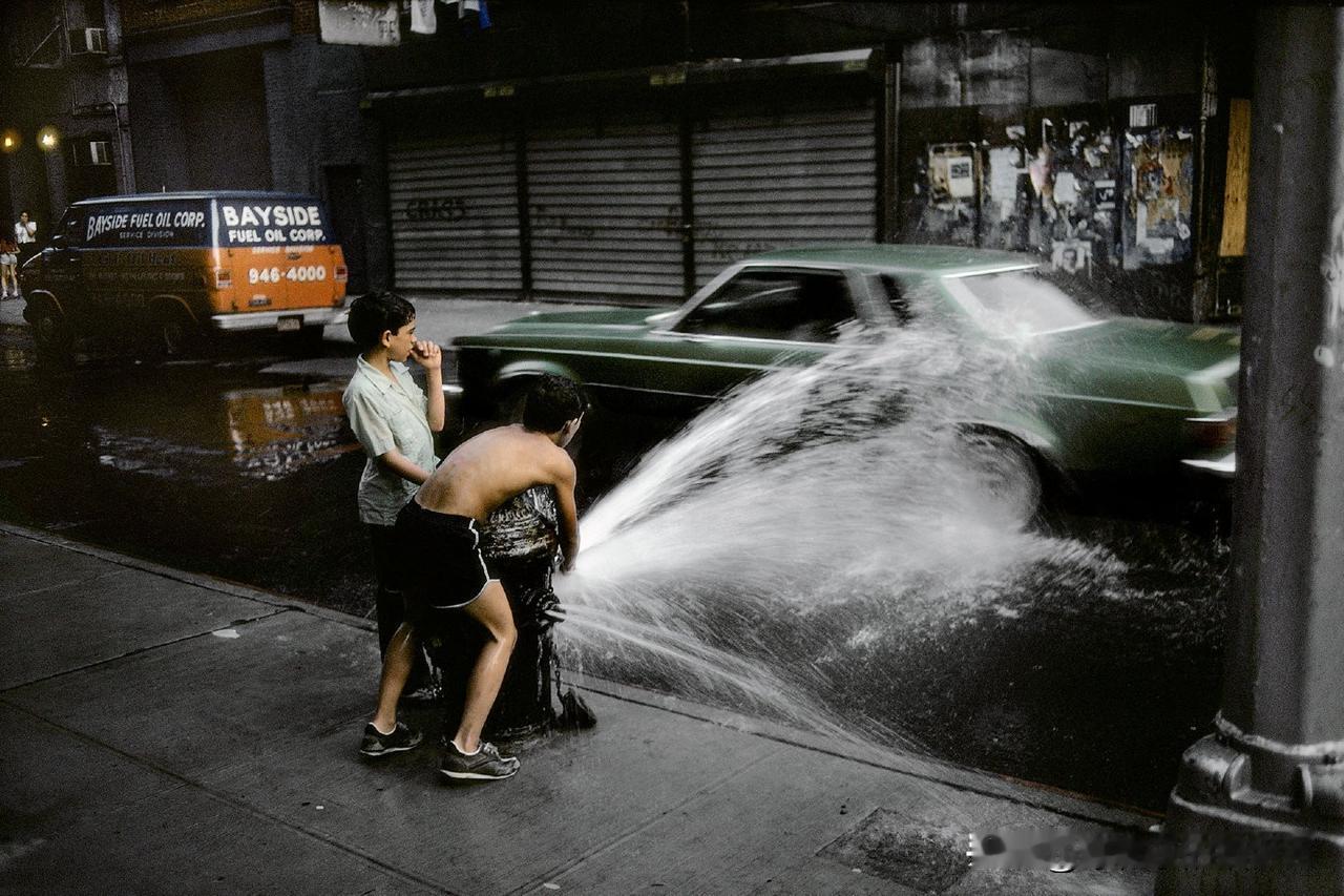 [呲牙] 你觉得最像哪部电影的画面——上世纪70年代美国街景实拍，看上去颇有点似