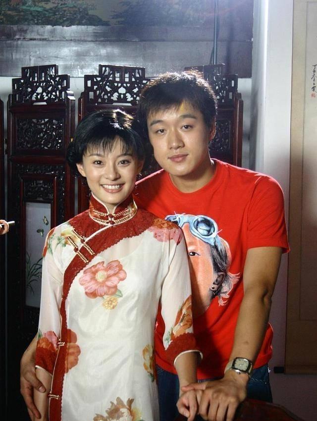 2011年，邓超和孙俪大婚当天，佟大为在婚礼现场喝得酩酊大醉，邓超不解，就过来问