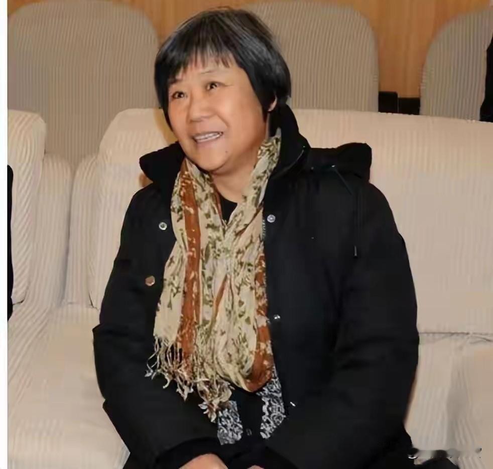 黄维之女黄慧南回忆：15 年被告知领取父亲的抗战纪念章，十分意外

2015年夏
